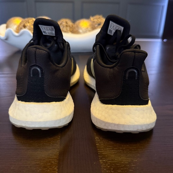Like New - Women’s Size 9 Adidas Pureboost 22 Running Shoes Black/Gold Metallic - Picture 4 of 9